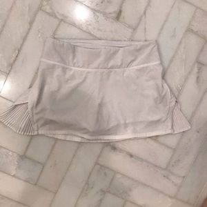 White Lululemon Play Off The Pleats Skirt - Size 6